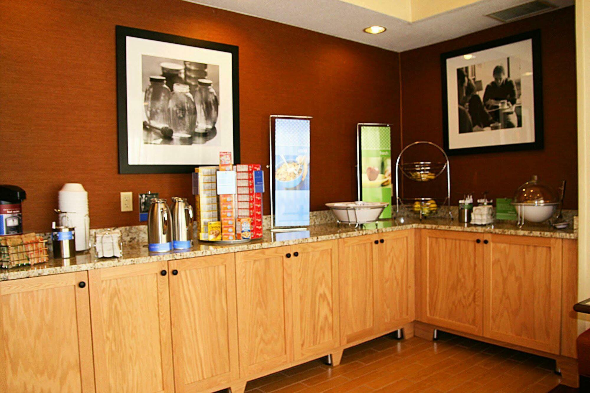 Hampton Inn Zanesville Restaurace fotografie