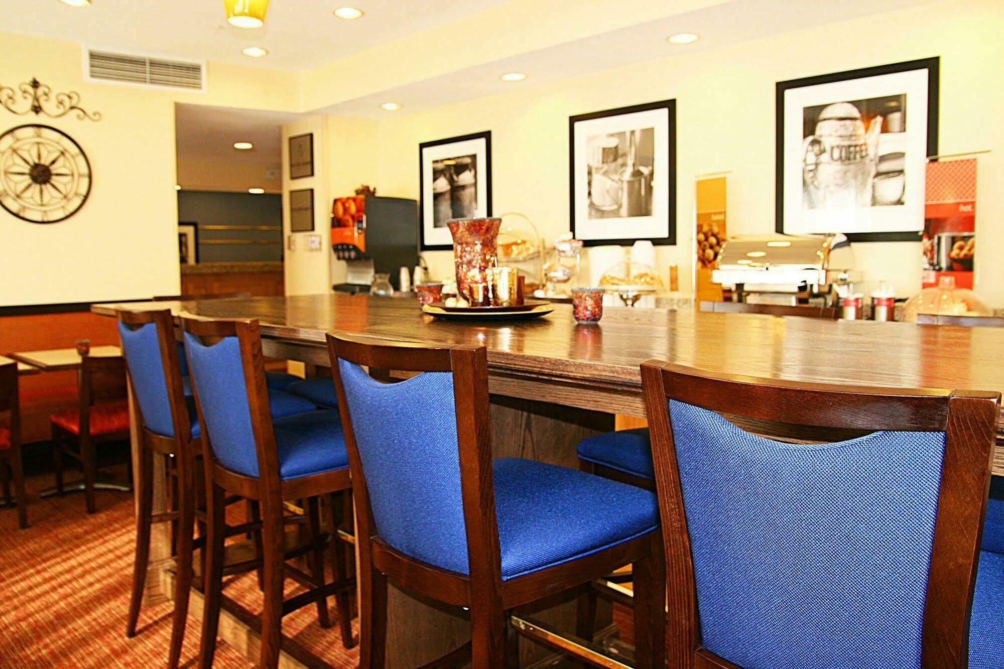 Hampton Inn Zanesville Restaurace fotografie